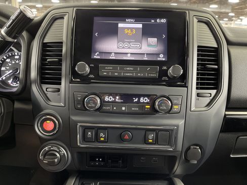 Used 2024 Nissan Titan SV w/ SV Convenience Package image 23