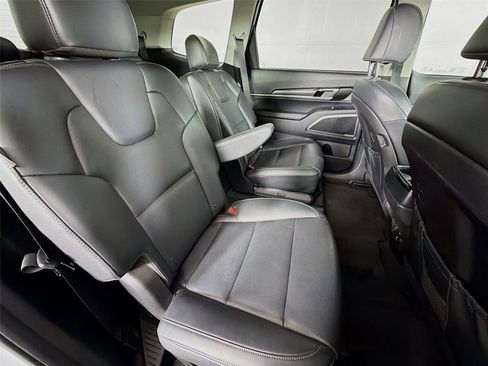 Used 2025 Kia Telluride S image 28