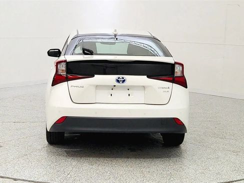 Used 2020 Toyota Prius XLE image 6