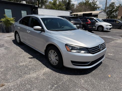 Used 2015 Volkswagen Passat 1.8T S FWD image 3