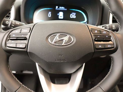 Used 2026 Hyundai Venue SEL FWD image 12