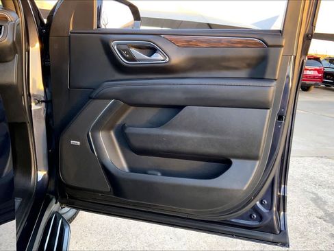 Used 2022 Chevrolet Tahoe LT w/ Luxury Package image 19