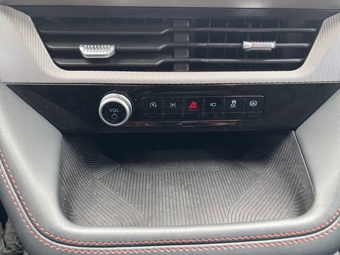 Used 2025 Ford Explorer Active image 28