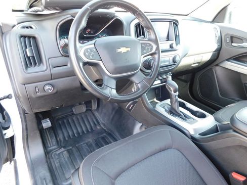 Used 2022 Chevrolet Colorado LT w/ Fleet Safety Package image 15