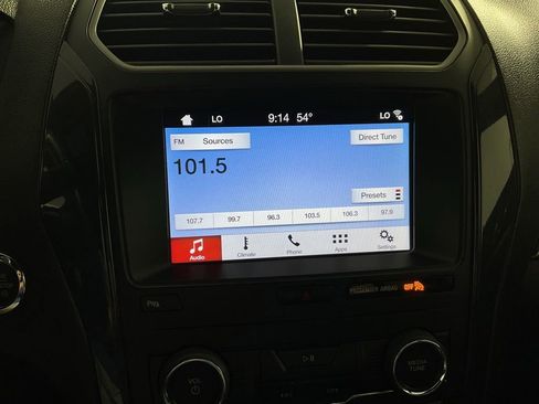Used 2019 Ford Explorer XLT w/ Equipment Group 201A AWD/4WD image 24