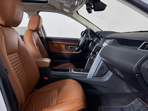 Used 2017 Land Rover Discovery Sport HSE Luxury image 7