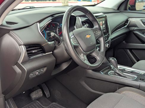 Used 2018 Chevrolet Traverse LT image 10