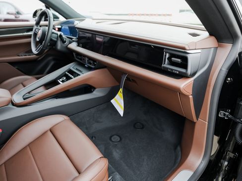 New 2025 Porsche Macan 4S Electric image 29