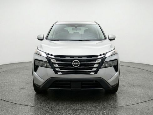 Used 2025 Nissan Rogue SV FWD image 2