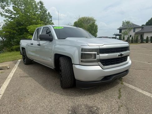 Used 2018 Chevrolet Silverado 1500 Custom w/ Custom Value Package AWD/4WD image 3