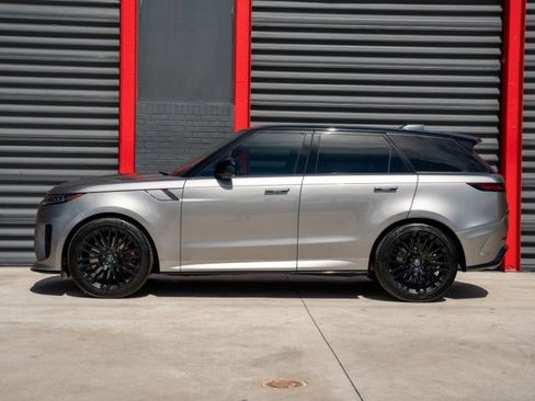Used 2024 Land Rover Range Rover Sport image 13