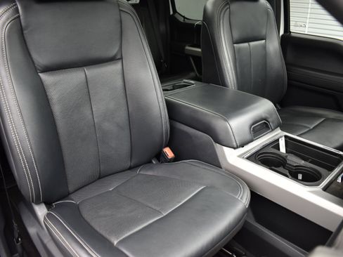 Used 2022 Ford F250 Lariat w/ Black Appearance Package image 39