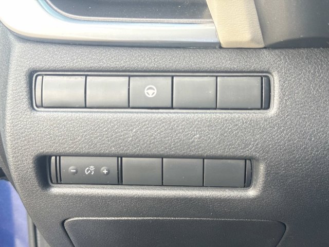 Used 2022 Nissan Rogue SV FWD image 25