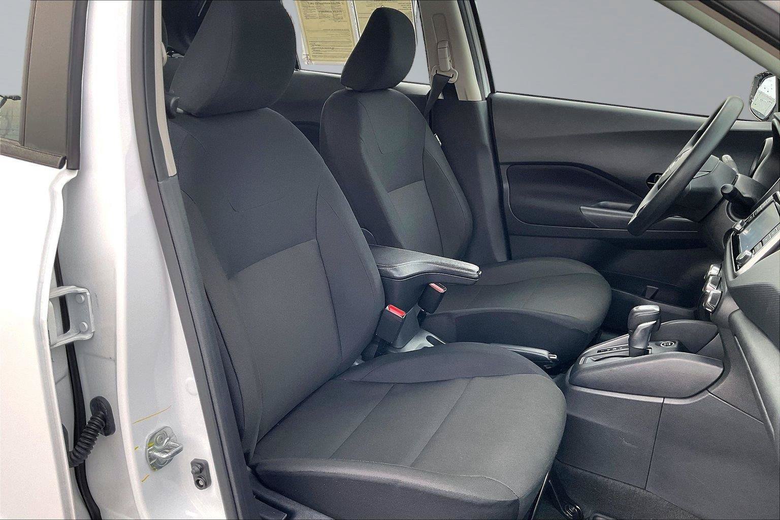 Certified 2025 Nissan Kicks Play S FWD image 8