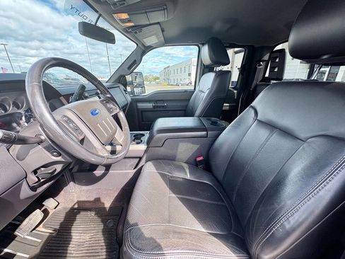 Used 2011 Ford F250 Lariat w/ Chrome Pkg image 11