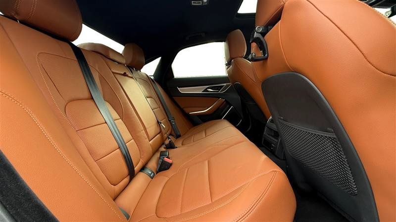 Used 2022 Jaguar XF R-Dynamic SE AWD/4WD image 18