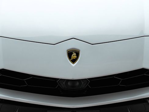 Used 2020 Lamborghini Urus AWD/4WD image 6