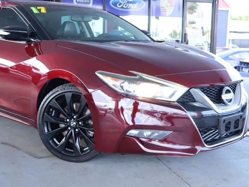 Used 2017 Nissan Maxima SR w/ Midnight Edition FWD image 2
