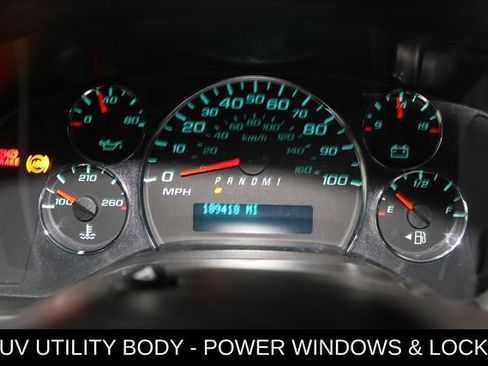 Used 2014 Chevrolet Express 3500 RWD image 17