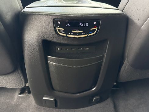 Used 2018 Cadillac Escalade Luxury AWD/4WD image 40