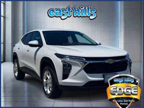 Certified 2025 Chevrolet Trax LS w/ LS Convenience Package FWD image 1