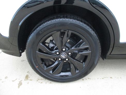 Used 2024 Buick Encore GX Sport Touring w/ Comfort Package image 11