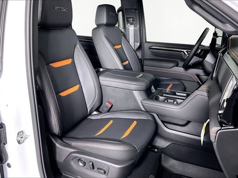 New 2026 GMC Sierra 2500 AT4 w/ AT4 Premium Plus Package AWD/4WD image 11