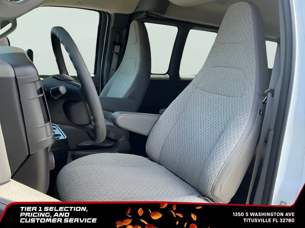 Used 2025 Chevrolet Express 3500 LT w/ LT Preferred Equipment Group RWD image 22