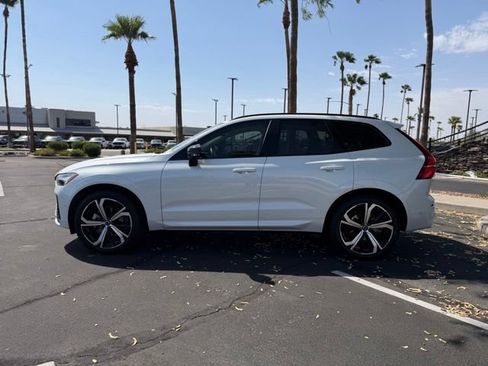 Used 2025 Volvo XC60 B5 Ultra w/ Protection Package Premier AWD/4WD image 3