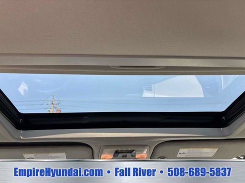 Used 2018 Toyota Sienna XLE w/ XLE Navigation Package AWD/4WD image 12