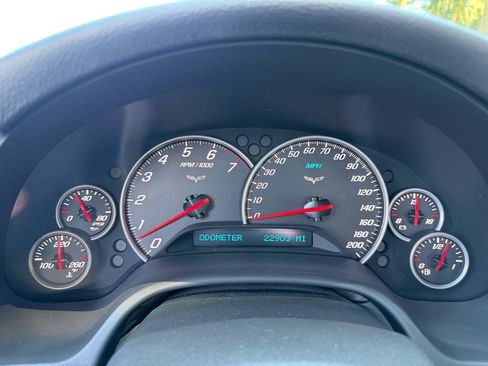 Used 2005 Chevrolet Corvette Convertible w/ Preferred Equipment Group RWD image 21