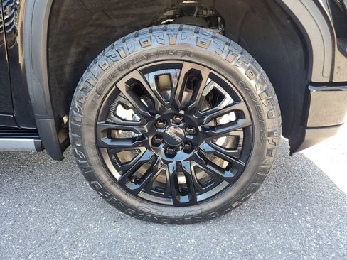 Used 2024 GMC Sierra 1500 Denali Ultimate AWD/4WD image 5