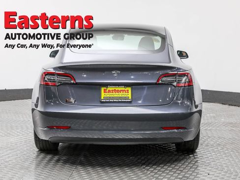 Used 2023 Tesla Model 3 Standard Range image 6