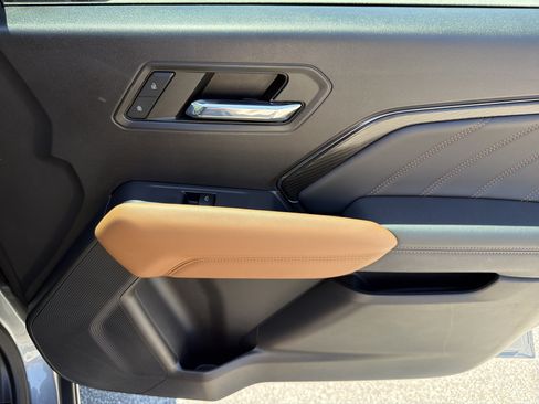Certified 2023 GMC Canyon AT4 AWD/4WD image 15