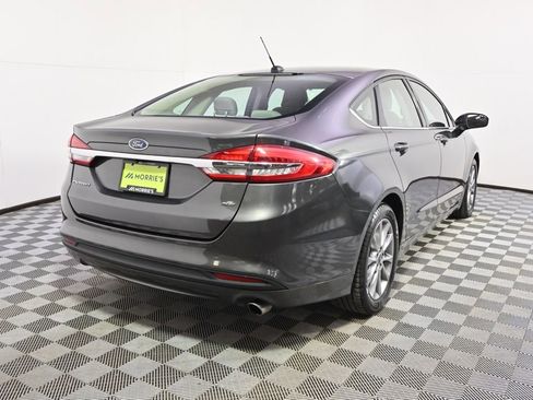 Used 2017 Ford Fusion SE image 6