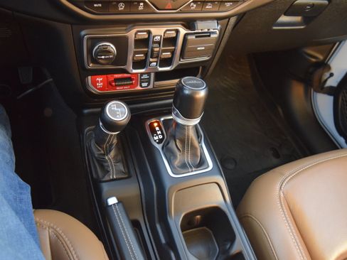 Used 2021 Jeep Gladiator Rubicon image 13