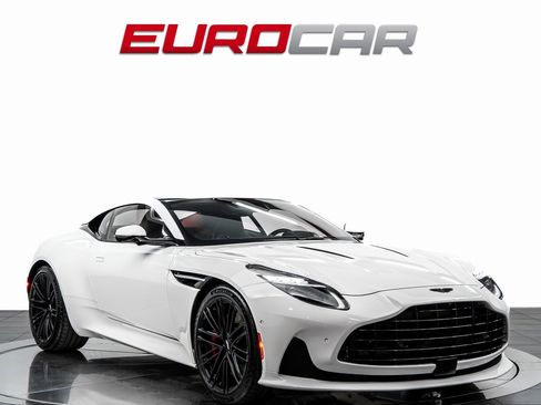 Used 2024 Aston Martin DB12 Coupe image 7