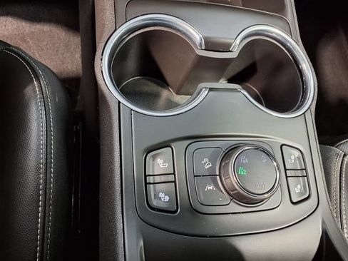 Used 2022 GMC Terrain SLT AWD/4WD image 15