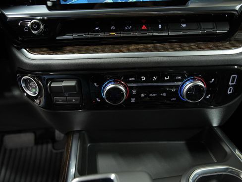 New 2026 GMC Sierra 1500 Elevation image 30