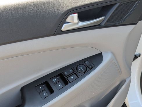 Used 2020 Hyundai Tucson SE AWD/4WD image 11