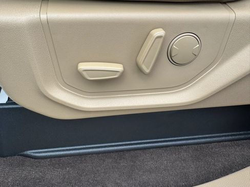 Used 2019 Ford F150 Lariat AWD/4WD image 23
