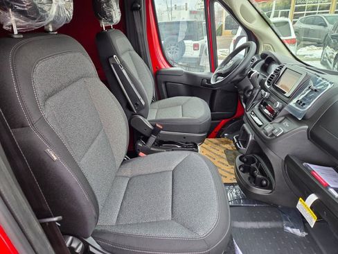 New 2025 RAM ProMaster 1500 w/ Quick Order Package 22G SLT image 5