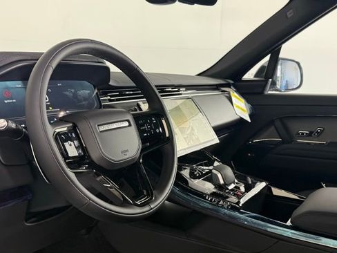 New 2025 Land Rover Range Rover Sport Dynamic SE image 8