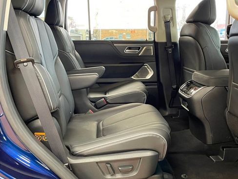 Used 2025 INFINITI QX80 Sensory image 30