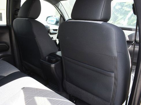 Certified 2023 Toyota Tacoma TRD Off-Road image 27