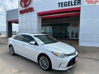 Used 2017 Toyota Avalon Touring FWD video 1