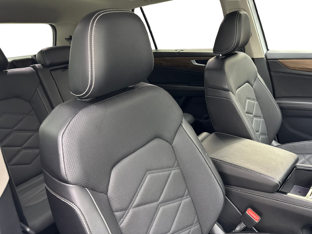 Used 2024 Volkswagen Atlas SE w/ Panoramic Sunroof Package FWD image 50