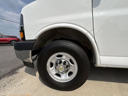 Certified 2025 Chevrolet Express 3500 LT w/ LT Preferred Equipment Group RWD image 28