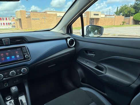 Used 2025 Nissan Versa SV FWD image 28