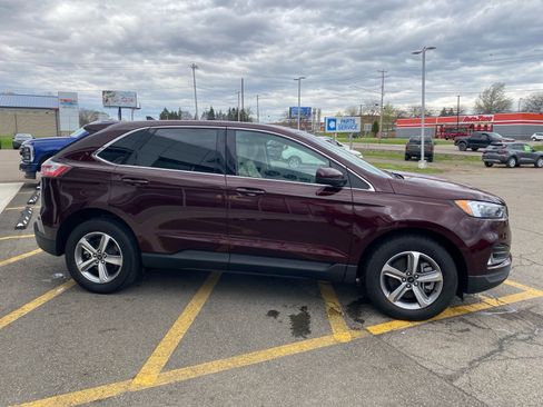 Used 2024 Ford Edge SEL w/ Convenience Package AWD/4WD image 6